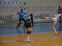 В упорной борьбе ставропольские гандболистки проиграли «Кубани» в Астрахани