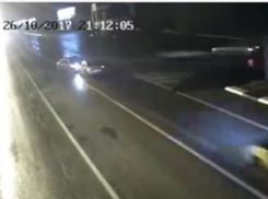  Незадачливый водитель слишком долго думал на повороте и спровоцировал  ДТП на КМВ