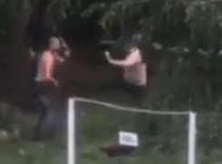 «Конор в Ставрополе»: поединок пьяных мужчин на улице попал на видео 