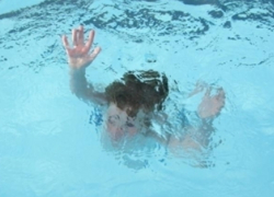 10-летний мальчик утонул в бассейне на Ставрополье