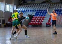 Мирное дерби: гандболистки «Ставрополья» в Краснодаре поделили очки с «академиками»