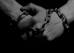 Ставропольчанина арестовали за съемку на мобильник сексуальной сцены с женой и падчерицей