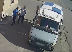 Невозмутимый похититель стащил с магазина сплит-систему и попросил друзей помочь с доставкой на Ставрополье