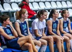 «Ставропольчанка» крупно уступила на выезде лидеру