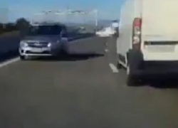 Грубый нарушитель на высокой скорости проехал по встречной полосе и спровоцировал ДТП на Ставрополье