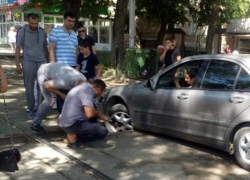 Коварная ловушка на проспекте Кирова в Пятигорске стала причиной сотен поломок авто