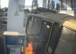 На загоревшейся заправке пострадал водитель автобуса в Ставрополе