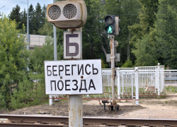 Электричка насмерть сбила человека у Боргустанского шоссе в Ессентуках