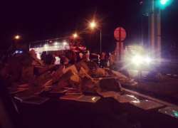 В Ставрополе грузовик столкнулся с рейсовым автобусом, есть пострадавшие