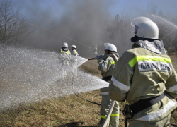 На Ставрополье продолжаются возгорания сухой травы и камыша