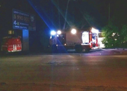 Пожар возле школы в центре Ставрополя взволновал местных жителей