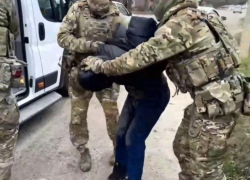 В ФСБ показали кадры задержания участника банды Басаева и Хаттаба в Ставропольском крае 