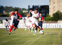 «Сыгранности пока нет никакой»: кавминводские футбольные клубы начали новый сезон с дерби 