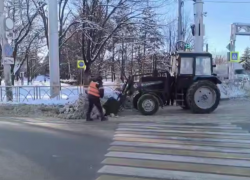 Коммунальщики Ставрополя приводят город в порядок после снегопада