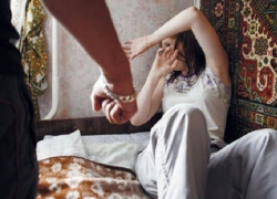 Мужчина до смерти избил мухобойкой свою жену на Ставрополье 