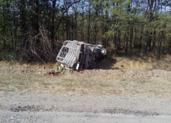 Неисправный "КамАЗ" столкнулся с "Газелью", перевозившей арбузы