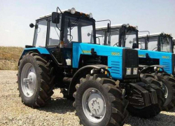 На Ставрополье чиновник требовал взятки за то, чтобы выдать права на управление тракторами