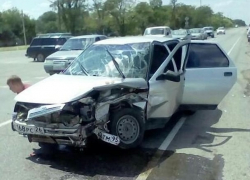 Девушка за рулем «двенадцатой» пострадала в жестком ДТП с «Приорой» на Ставрополье 