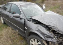 На Ставрополье перевернулась иномарка: пострадал водитель и несовершеннолетний пассажир