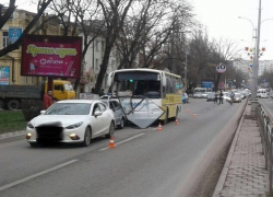 Пассажир автобуса пострадал в тройном ДТП в Пятигорске