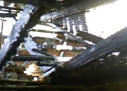 Сильный пожар полностью уничтожил частный дом на Ставрополье