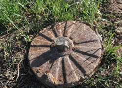 На футбольном поле Новопавловска школьники нашли мину времен ВОВ