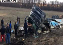 Большегруз с пакетированным соком из Кисловодска перевернулся на крышу на трассе