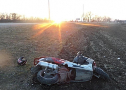 Житель Новоалександровска сломал позвоночник при падении с мотоцикла