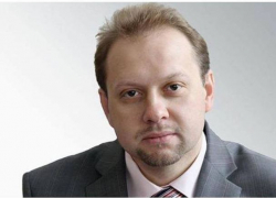 Московские власти должны поучиться у Владимирова быть откровенными, считает политолог