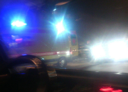 Парень из Пятигорска упал с моста и едва не оказался под колесами авто