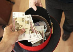 Сотрудника полиции обвиняют в мошенничестве