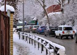 Ставрополь вновь погряз в 9-балльных пробках из-за сильного снегопада