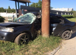 Водитель иномарки погиб в Ставрополе от столкновения с электроопорой на высокой скорости