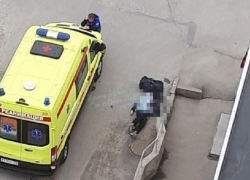 Мужчина внезапно умер прямо на улице в Ставрополе 