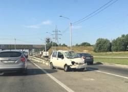 Матиз из Дагестана "влетел" в отбойник на выезде из Ставрополя