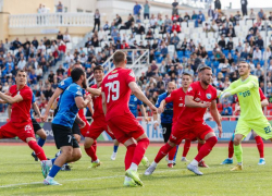 Лидеры «махнулись не глядя» местами снова: подводим итоги 6 тура футбольного первенства во 2 лиге