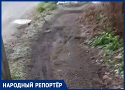 «Ребенок выкатился на дорогу»: ставропольчанин высказался об ужасном тротуаре