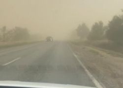 Пыльная буря накрыла Арзгирский округ: видео