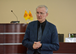 «Любую идею чиновники доведут до абсурда»: депутат Госдумы о сфере ЖКХ, транспорта и финансов