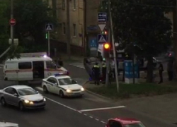 Последствия серьезного ДТП с перевернутым авто попали на видео в Ставрополе 