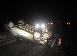 «Приора» перевернулась после ДТП с коровой на трассе в Ставропольском крае 