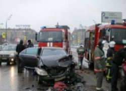 Три иномарки столкнулись на улице Доваторцев в Ставрополе