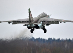 Стали известны имена пилотов, погибших при крушении Су-25 