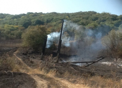 В Предгорном районе загорелась линия электропередач