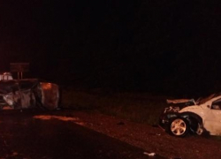 Автомобиль загорелся после столкновения в Пятигорске: погибли два парня