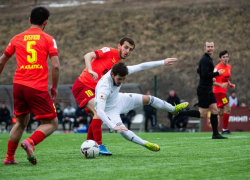 Два разгрома, полтинник для СКА, мерзлые поля: подводим итоги 20 футбольной недели на юге России