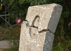 Подростки разбивали надгробия на кладбищах в Курском районе