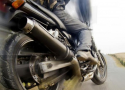 На Ставрополье пьяный мотоциклист прятался от полицейских в огороде