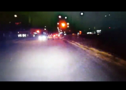 Выезд водителя "BMW" на встречку и побег с места ДТП попал на видео в Ставрополе