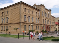 Насильник 52-летней женщины оказался военным